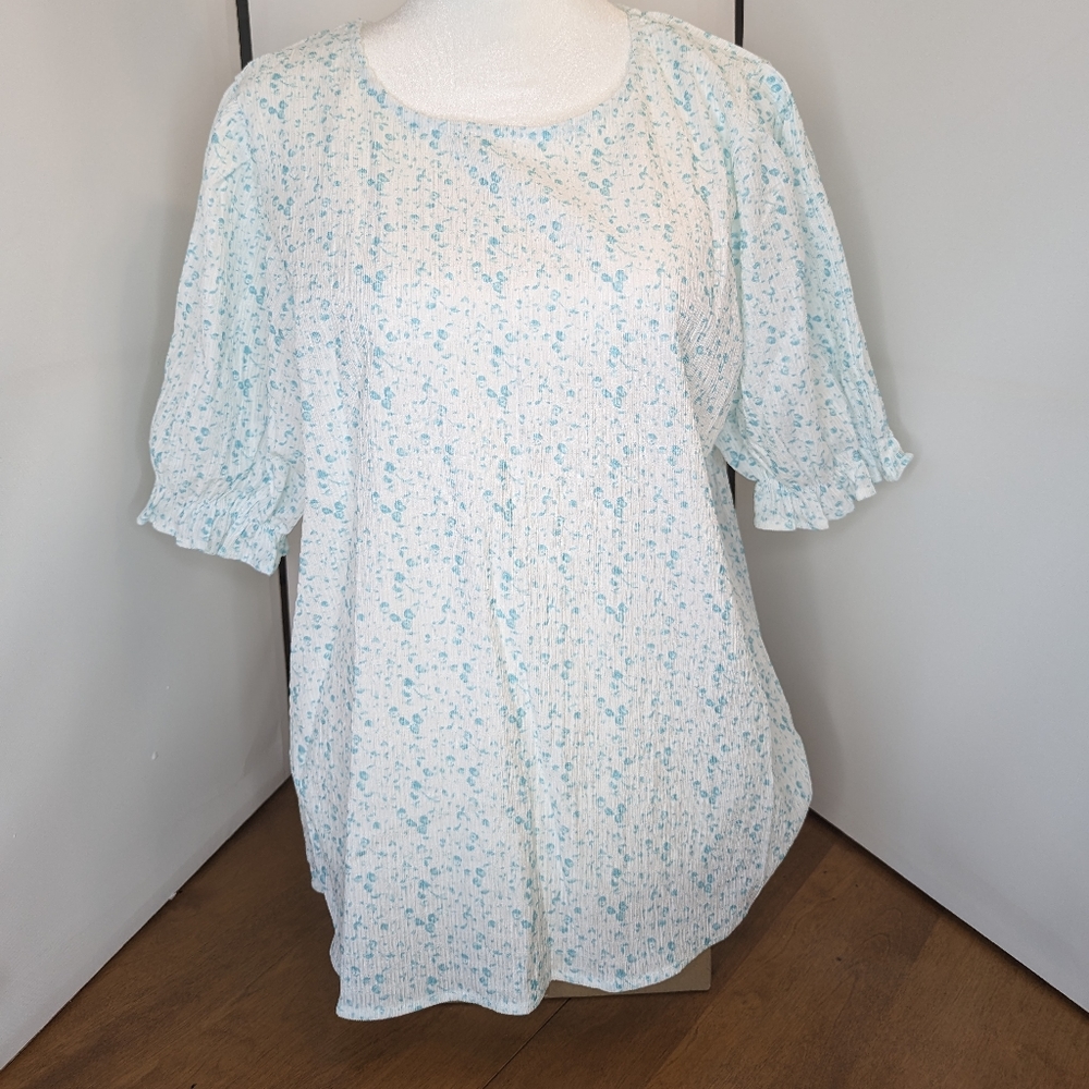 3/$14 NWOT Women's Short Sleeve Top
